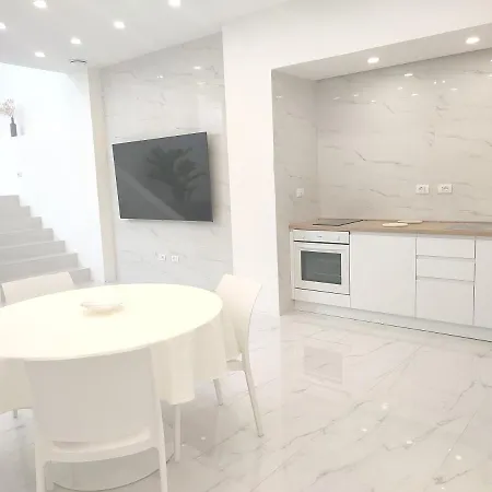 Elegant Basement Appartement Orosei